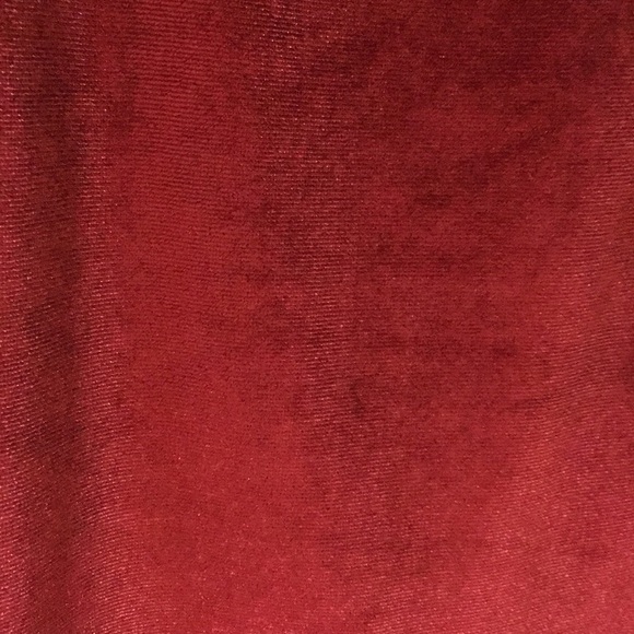 NWT Chelsea & Theodore Cold Shoulder Velour Top - Picture 4 of 10